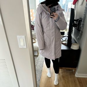 Aritzia babaton light grey parka - size large nearly new!